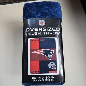 NFL New England Patriots Oversized Soft Plush Throw 60 in x 80 inches New